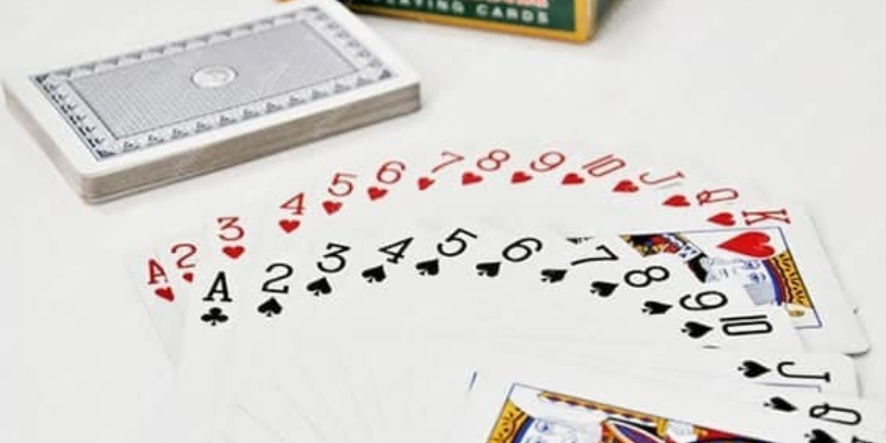 Giao diện dễ sử dụng và hiệu ứng đồ họa sống động